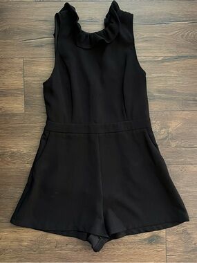 DO+BE Black Sleeveless Ruffle Neck Romper